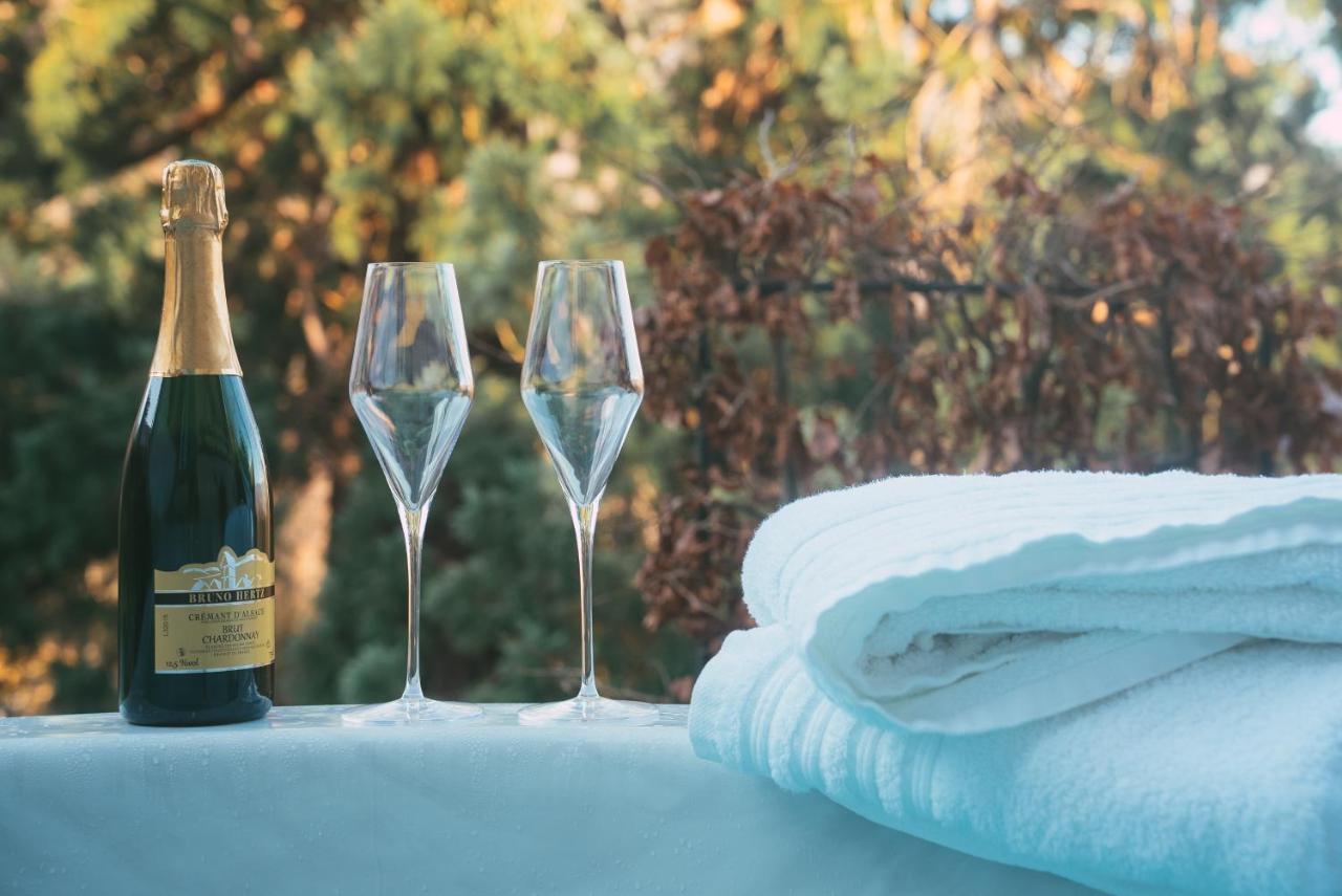 Le Grand Petit Prince - Domaine De Charme - Jacuzzis Privatifs 게브윌러 외부 사진